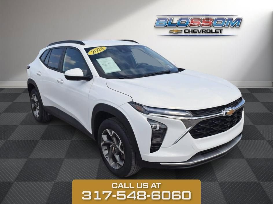 2025 Chevrolet Trax LT's photo