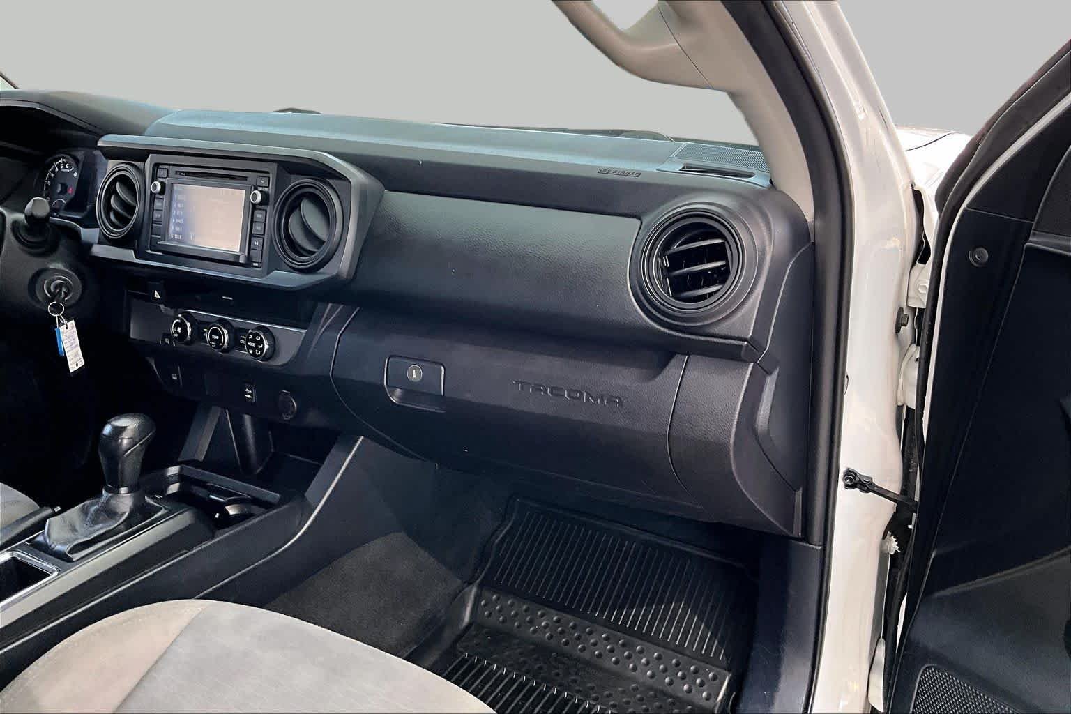 Used 2018 Super White Toyota SR image 17