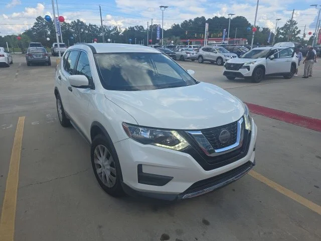 Used 2018 White Nissan S image 1