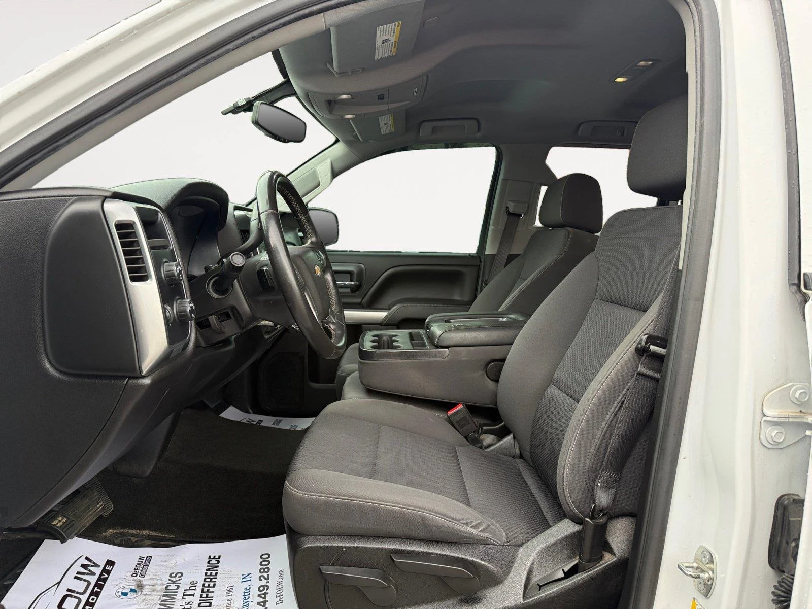 Used 2018 Summit White Chevrolet LT image 10