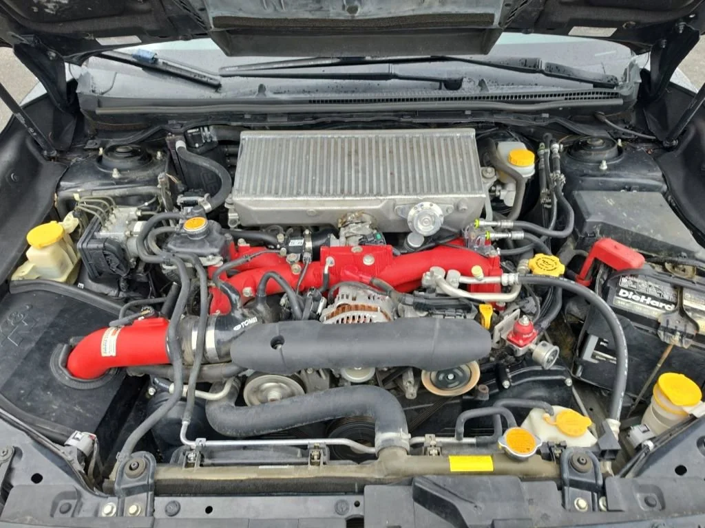 Used 2016  Subaru Base image 9