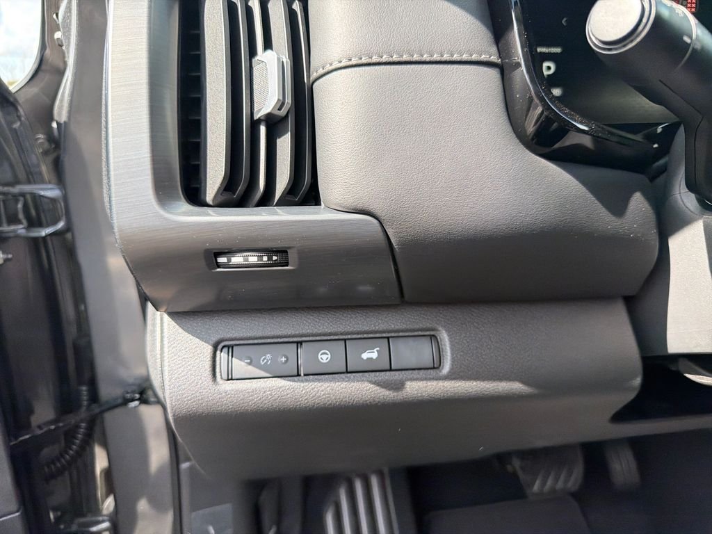 New 2026 Nissan Pathfinder SL 4D Sport Utility