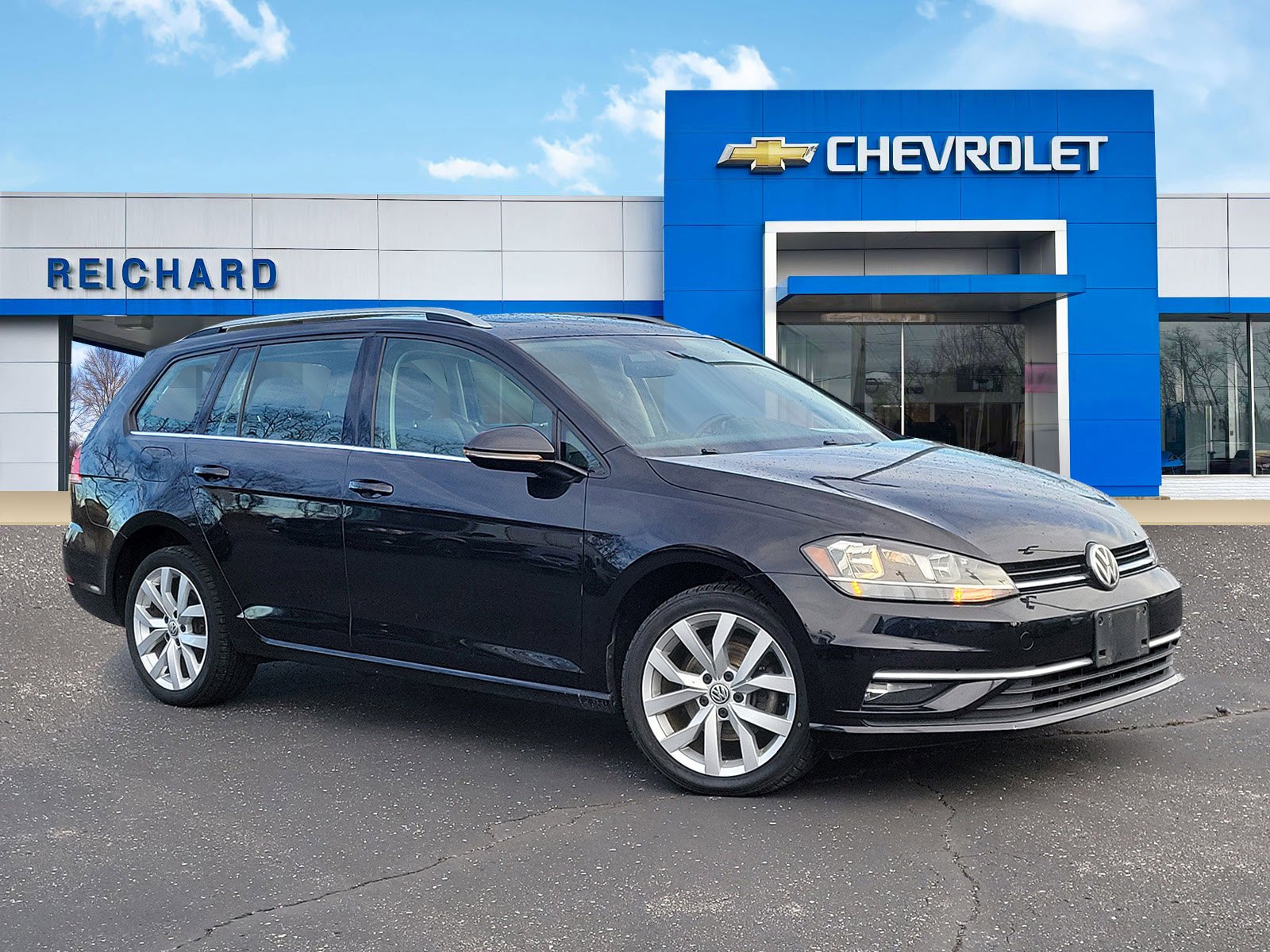 2018 Volkswagen Golf SportWagen TSI SEL's photo