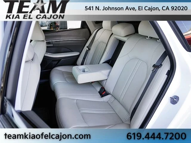 Used 2024 White Hyundai Limited image 17