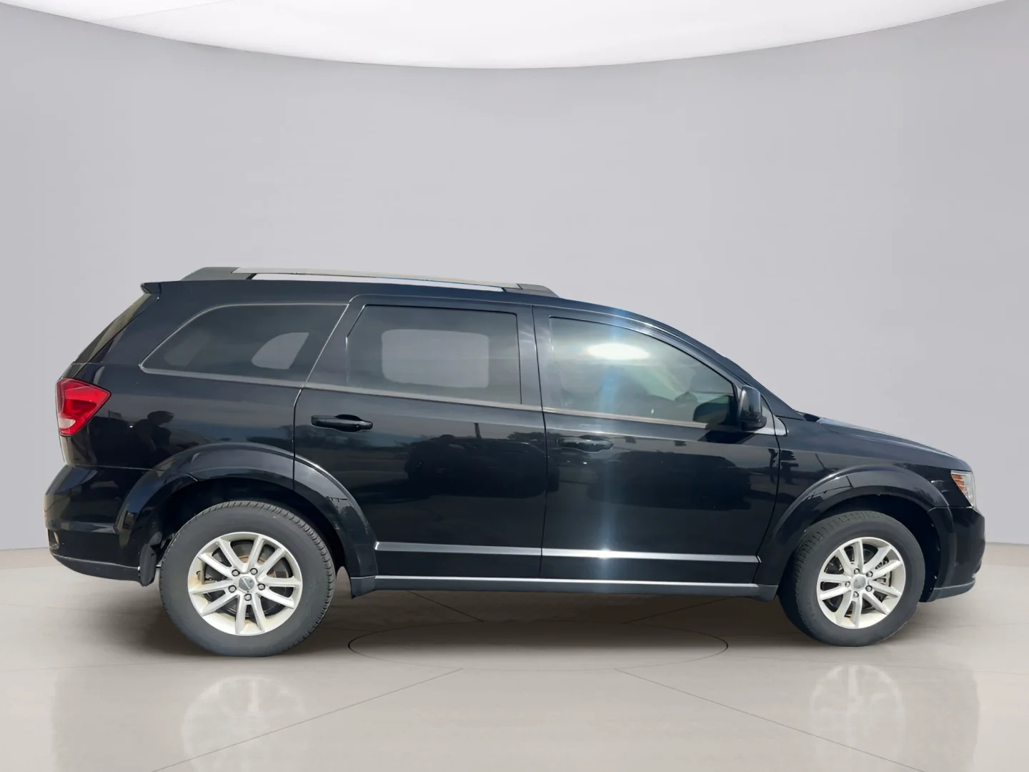 Used 2017 Black Dodge SXT image 9