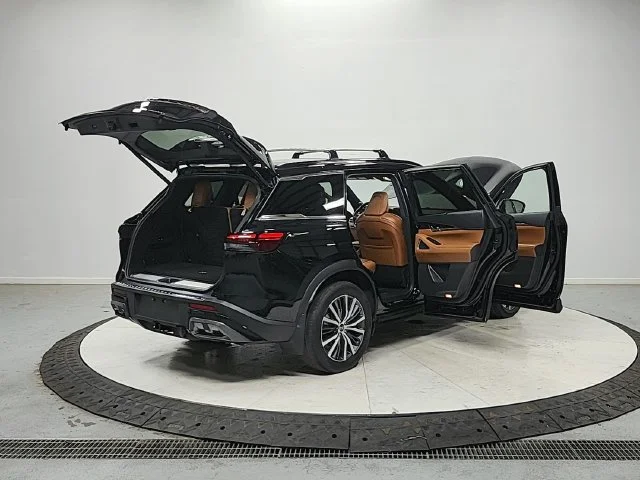 Used 2023 Black INFINITI Autograph image 16