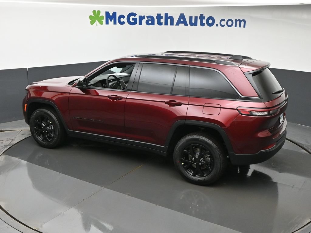 New 2026 Velvet Red Pearl-Coat Exterior Paint Jeep Altitude image 25