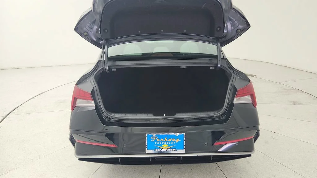 2024 Hyundai Elantra Limited - Photo 35