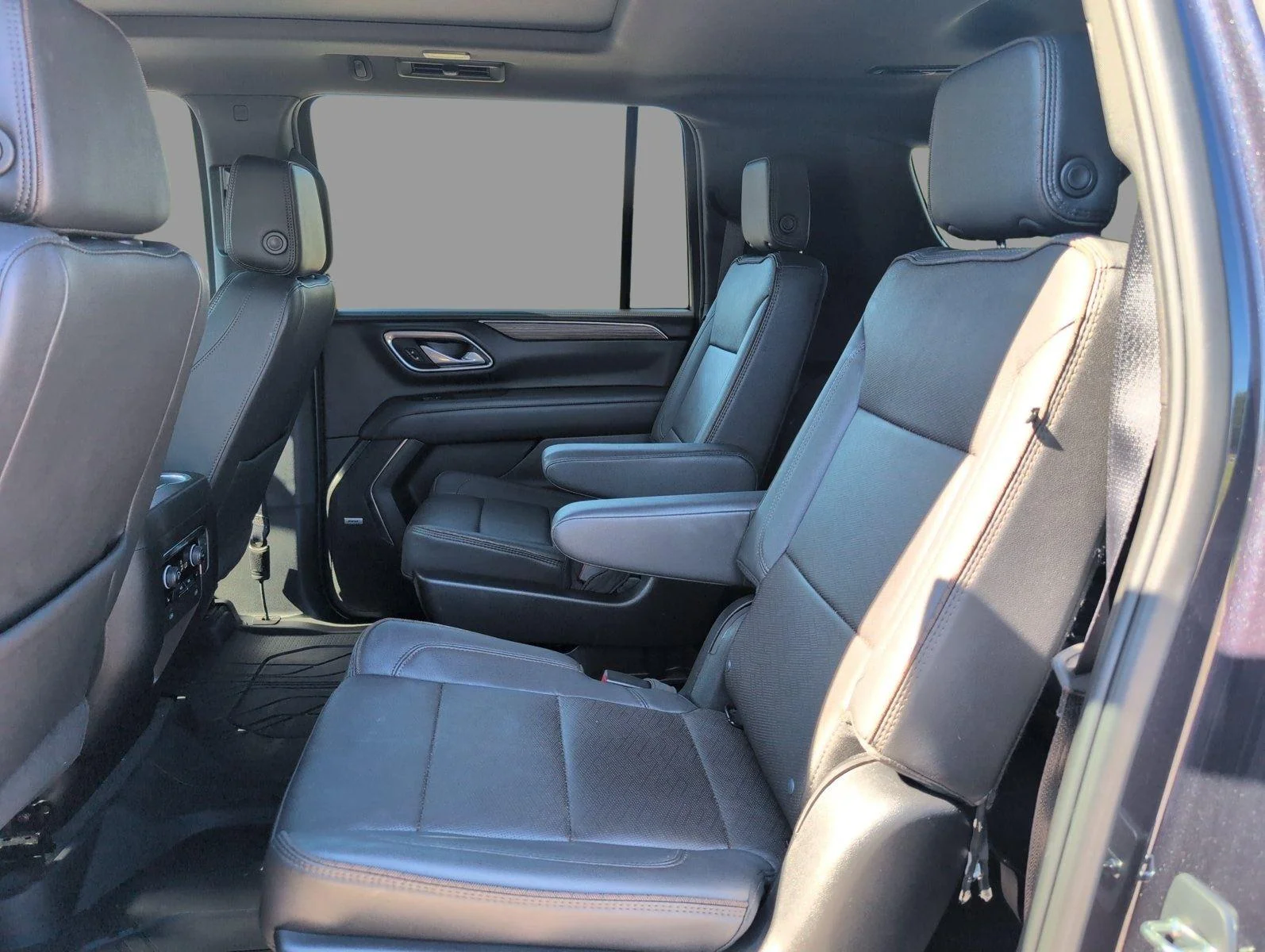 Used 2023 Dark Ash Metallic Chevrolet High Country image 38