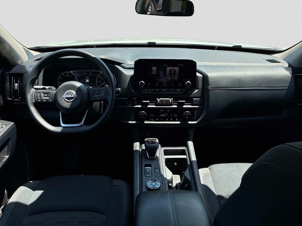 Used 2025 White Nissan S image 17