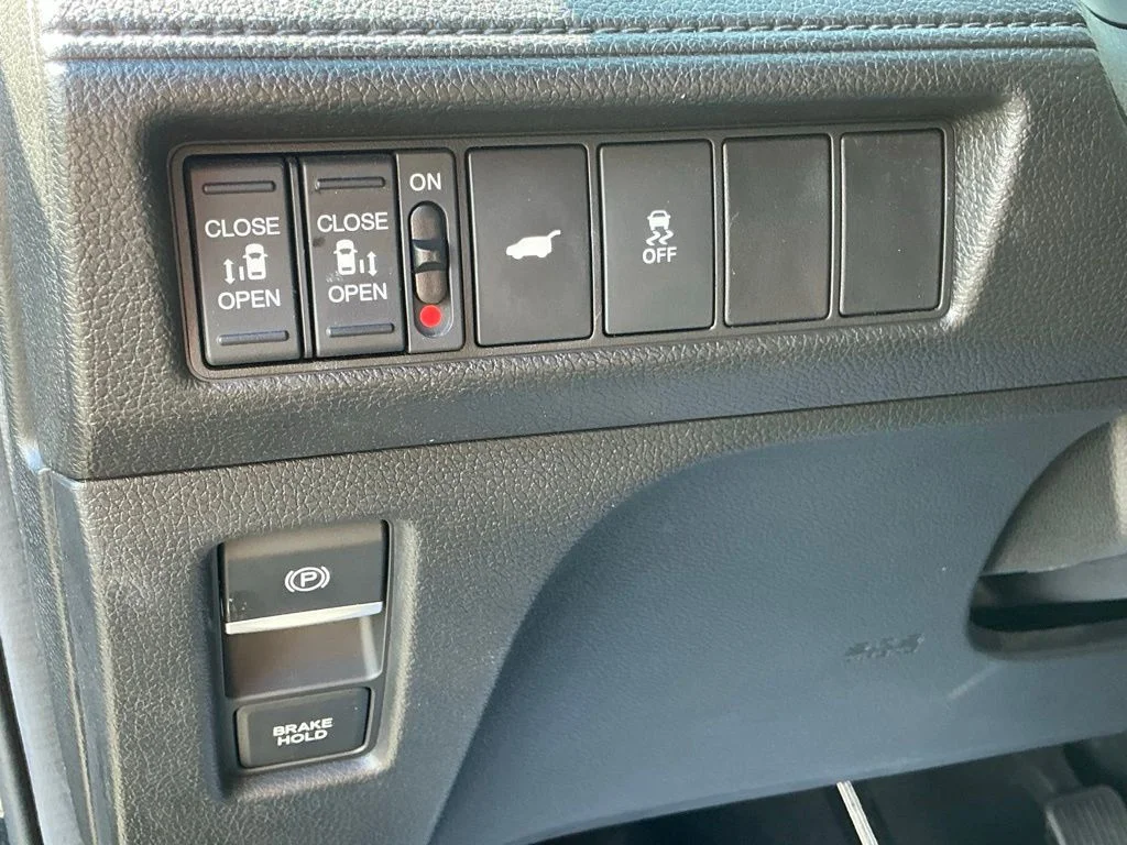 Used 2025  Honda Sport-L image 28