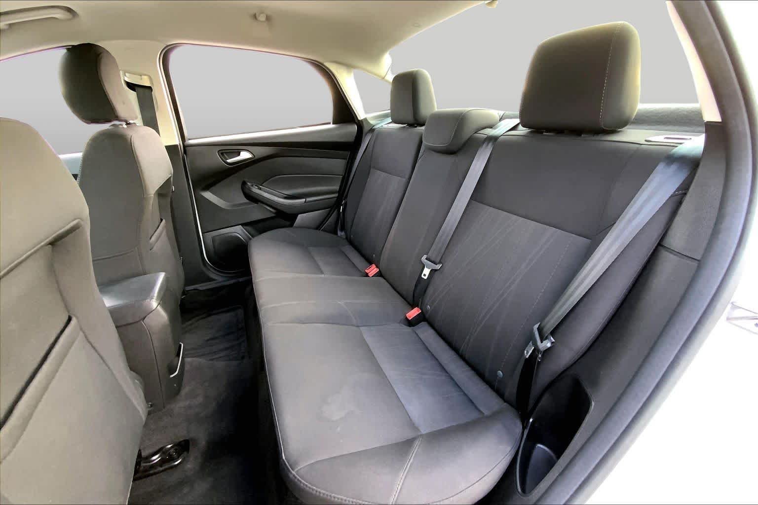 Used 2017 Oxford White Ford SE image 20