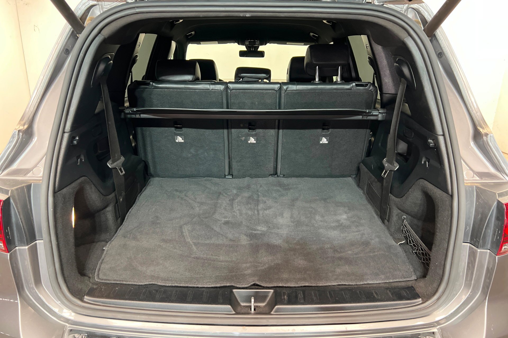 Used 2022 Gray Mercedes-Benz GLB 250 image 23