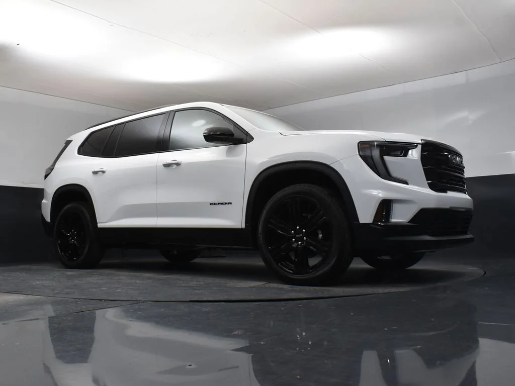 New 2026 Summit White GMC Elevation image 25