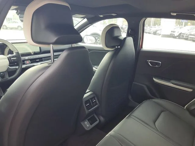2025 Kia K4 GT-Line Turbo - Photo 25