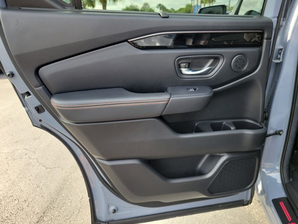 2025 Honda Pilot TrailSport - Photo 14