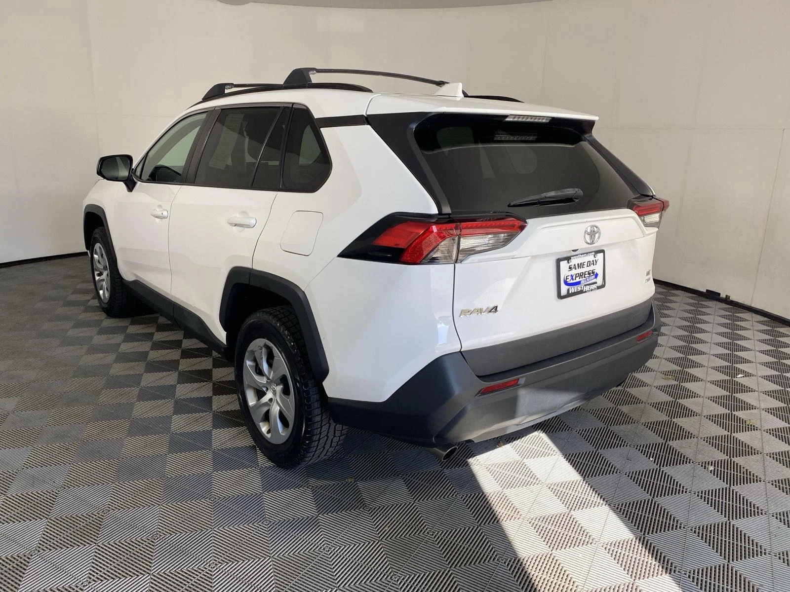 Used 2021 Super White Toyota LE image 5