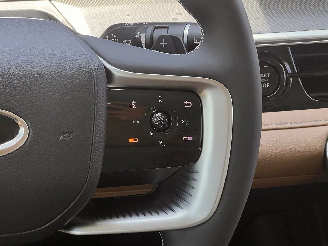New 2027 RADIANT WHITE INFINITI Luxe 2WD image 13
