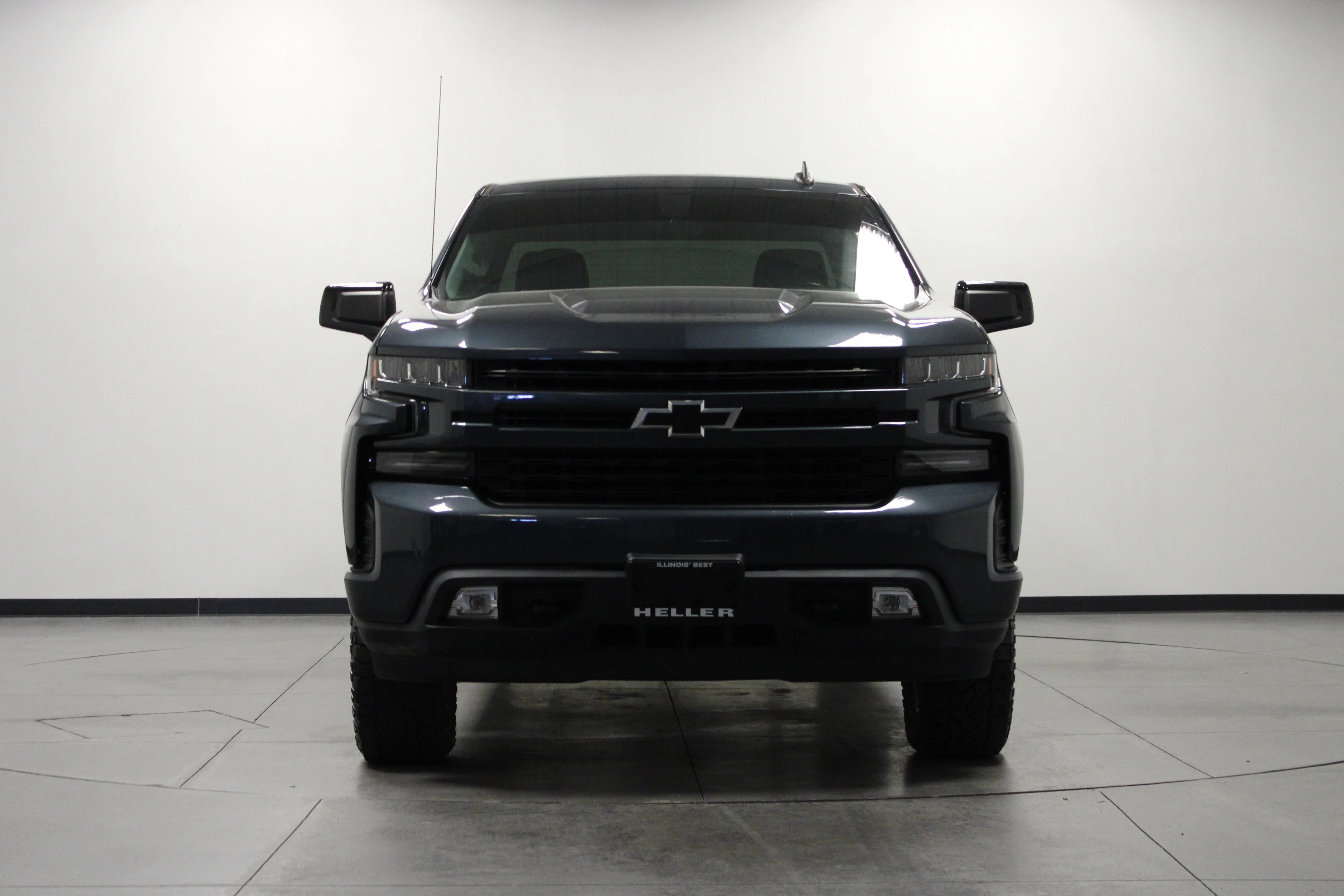 Used 2021 Shadow Gray Metallic Chevrolet RST image 9
