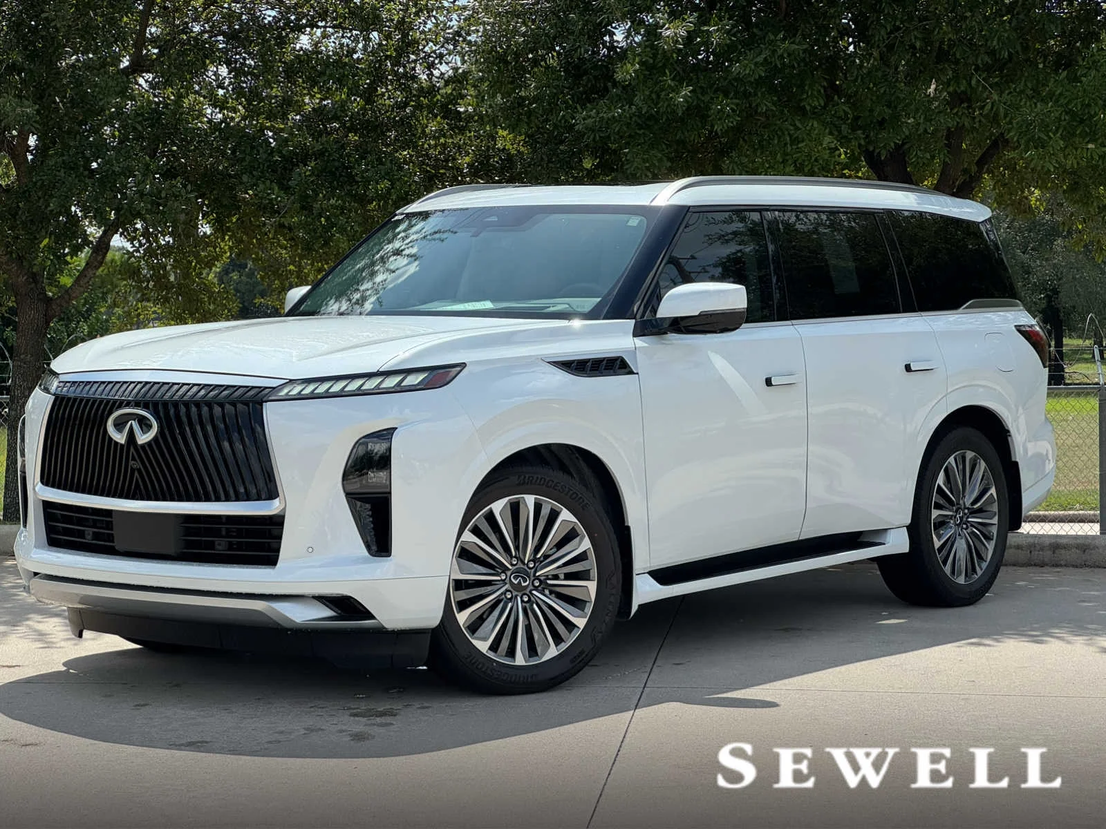 2026 INFINITI QX80 LUXE