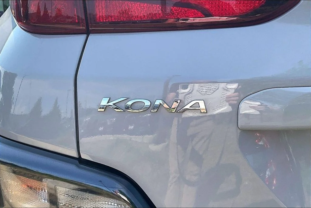 Used 2022 Silver Hyundai SEL image 35