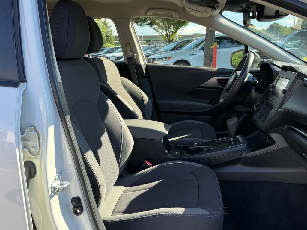 Used 2024 White Subaru Base image 27