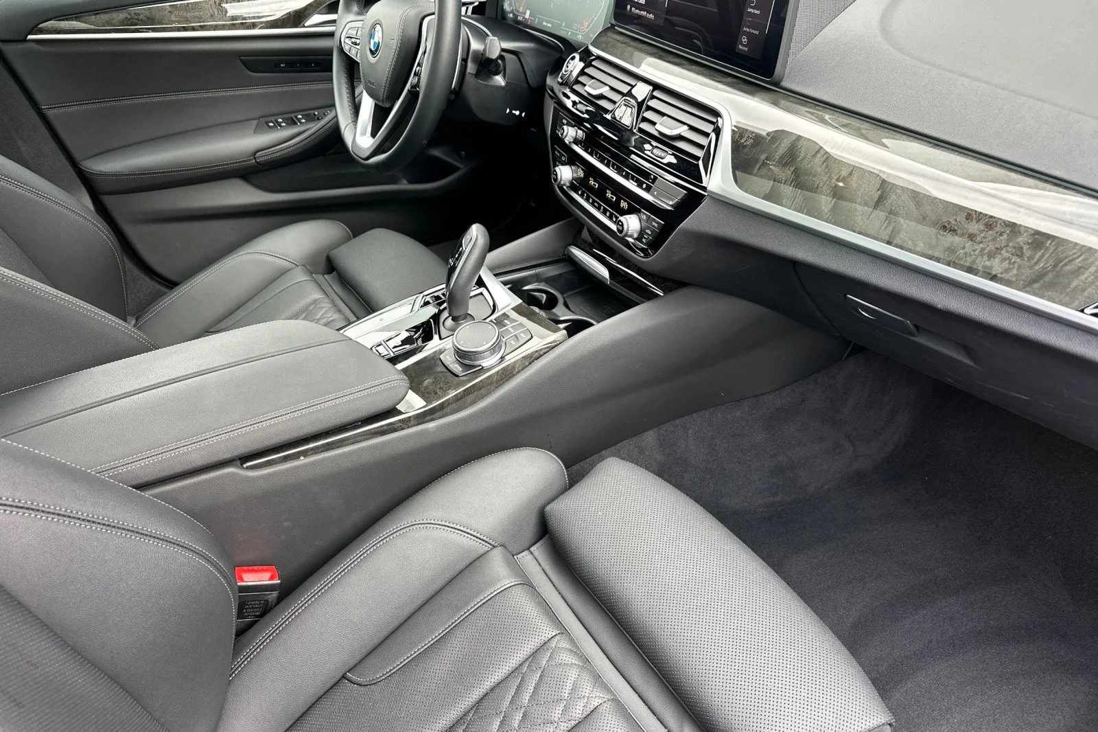 Used 2023 Black Sapphire Metallic BMW 530i image 14