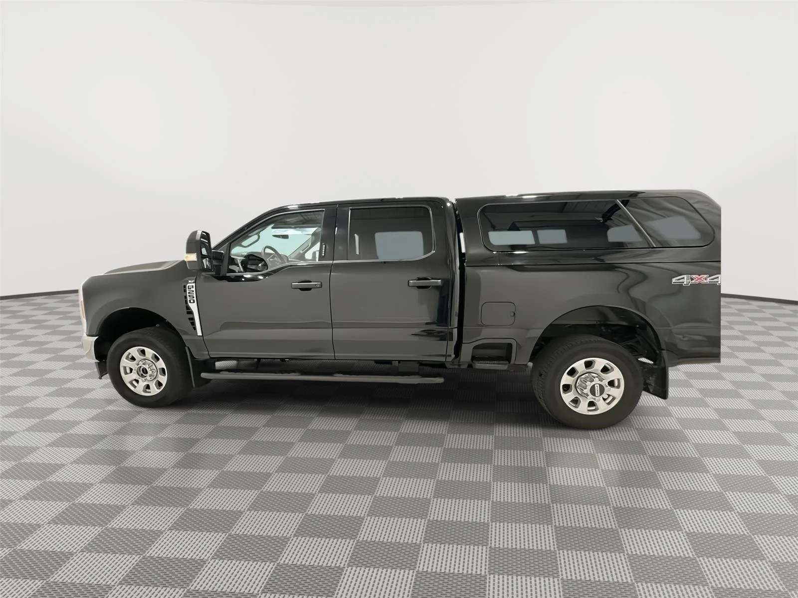Used 2023 Agate Black Metallic Ford XL image 2