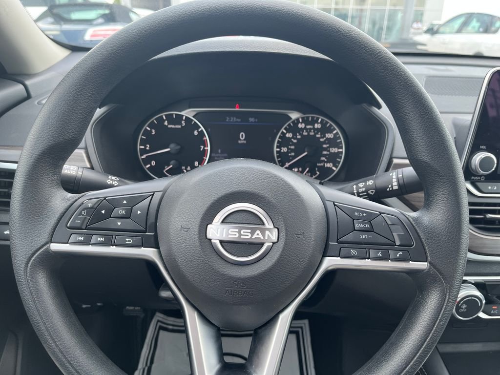 Used 2023 White Nissan 2.5 SV image 14