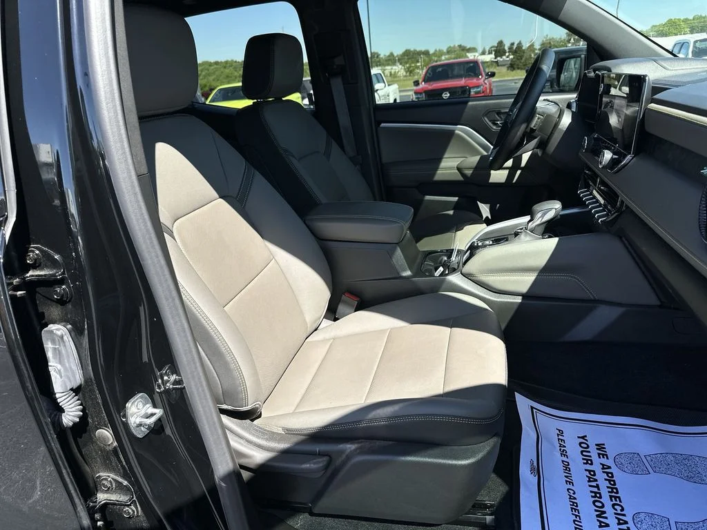 Used 2025 Black Chevrolet ZR2 image 30