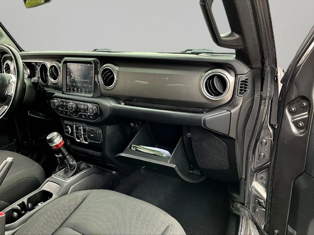 Used 2019 Gray Jeep Unlimited Sahara image 29