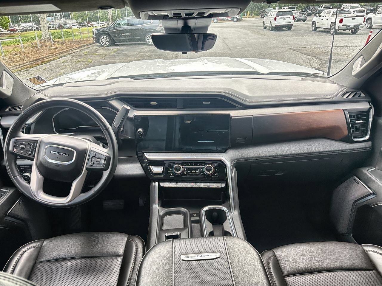 Used 2024 White Frost Tricoat GMC Denali image 17