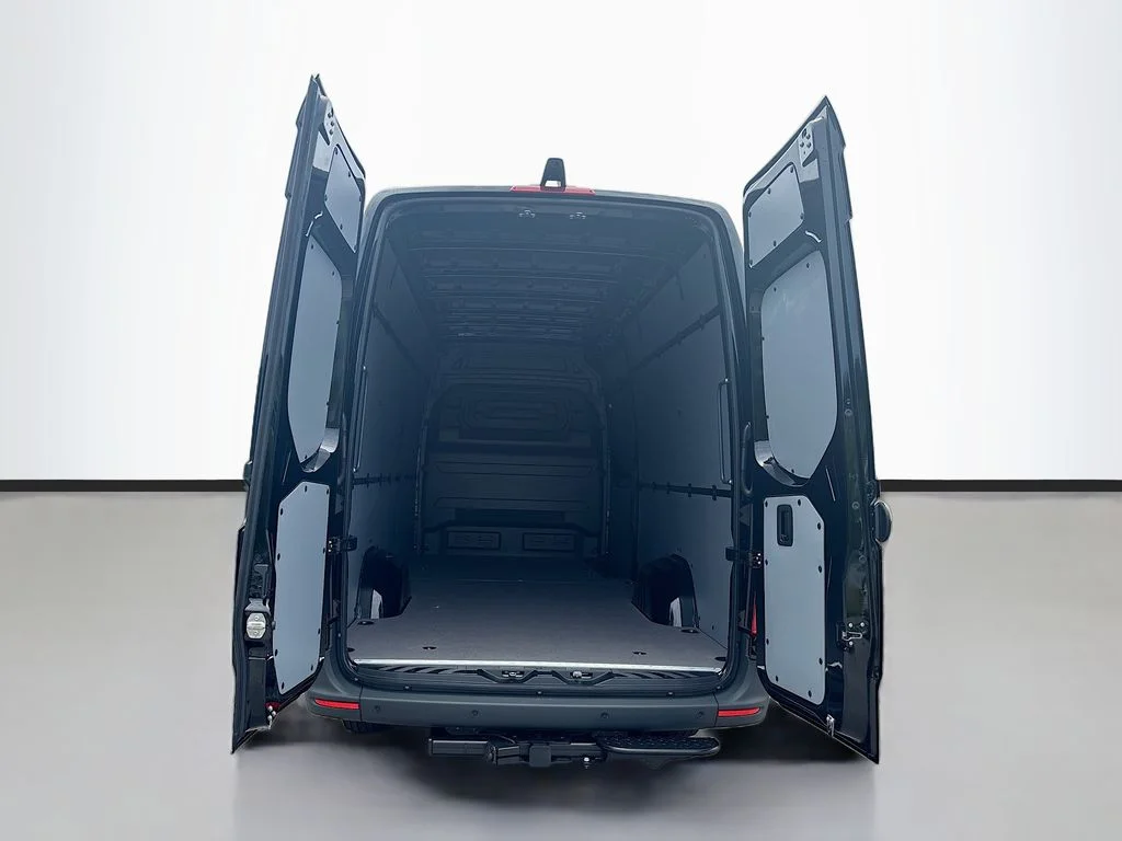 New 2026  Mercedes-Benz Cargo 170 WB image 9