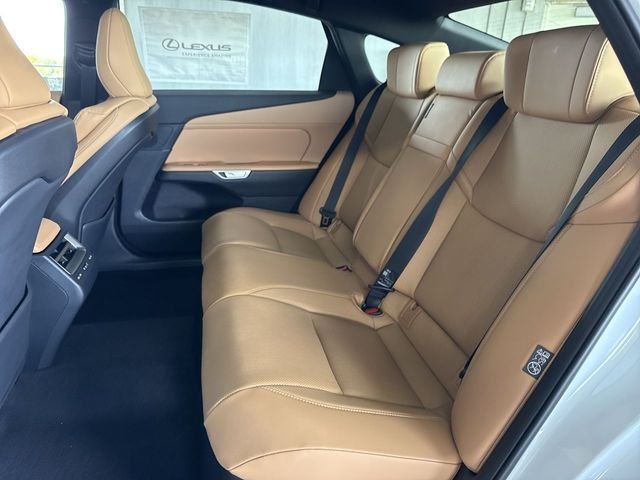 New 2026 Ultra White Lexus ES 350e PREMIUM image 23