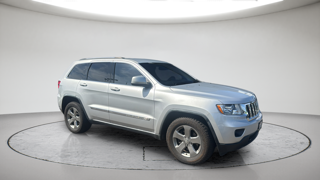 Used 2011 Silver Jeep Laredo image 2