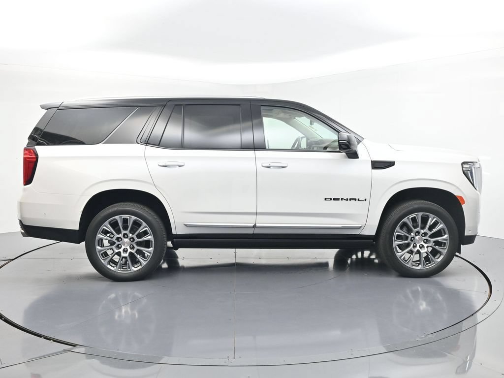 Used 2023 White Frost Tricoat GMC Denali image 4
