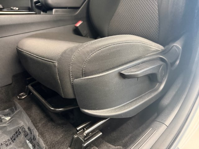 Used 2023 White Kia LX image 9