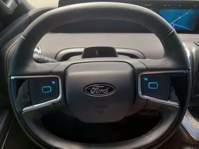 New 2025 White Metallic Ford Tremor image 35