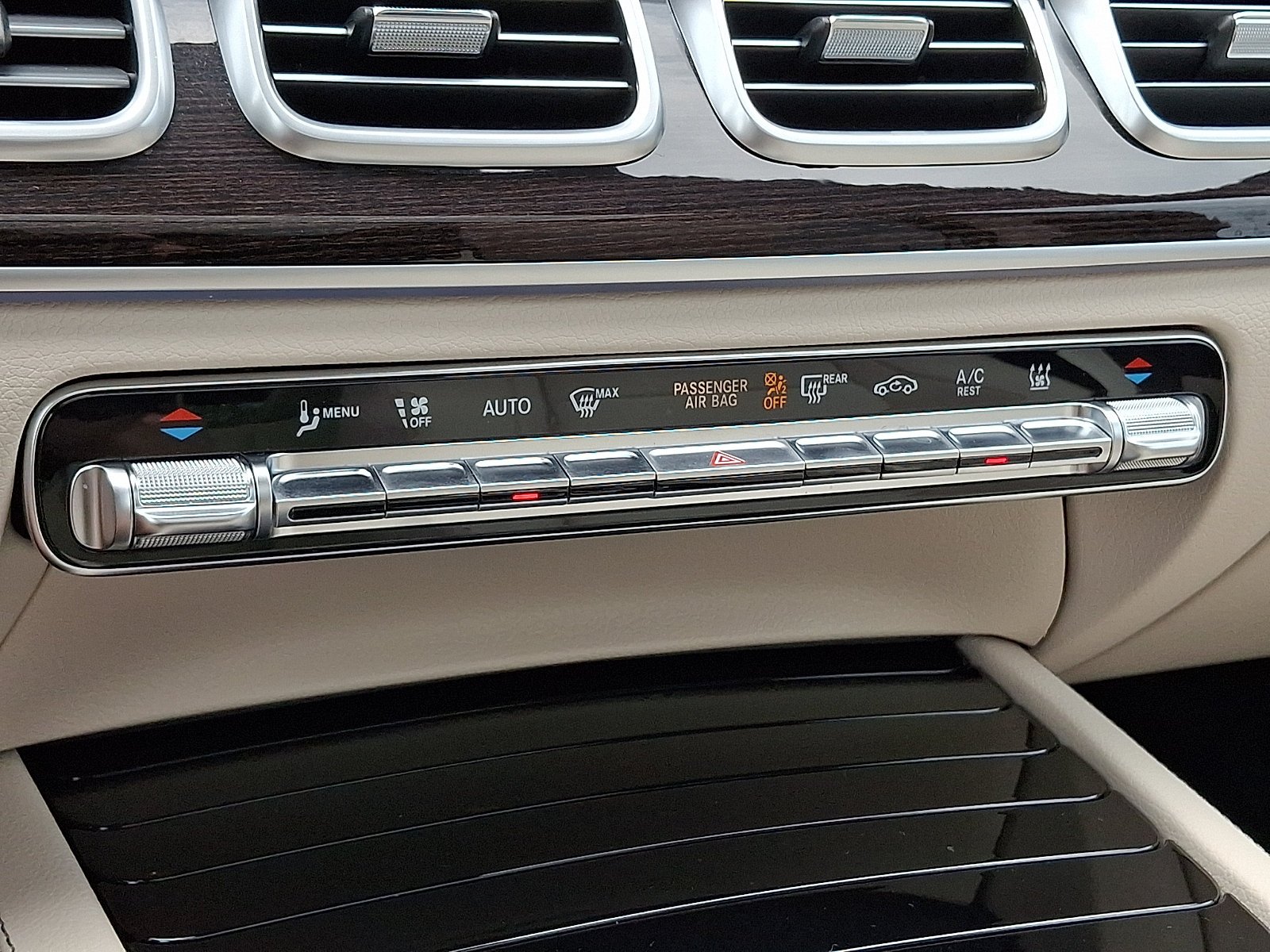 Used 2024 Twilight Blue Metallic Mercedes-Benz GLE 450e Plug-In Hybrid image 17