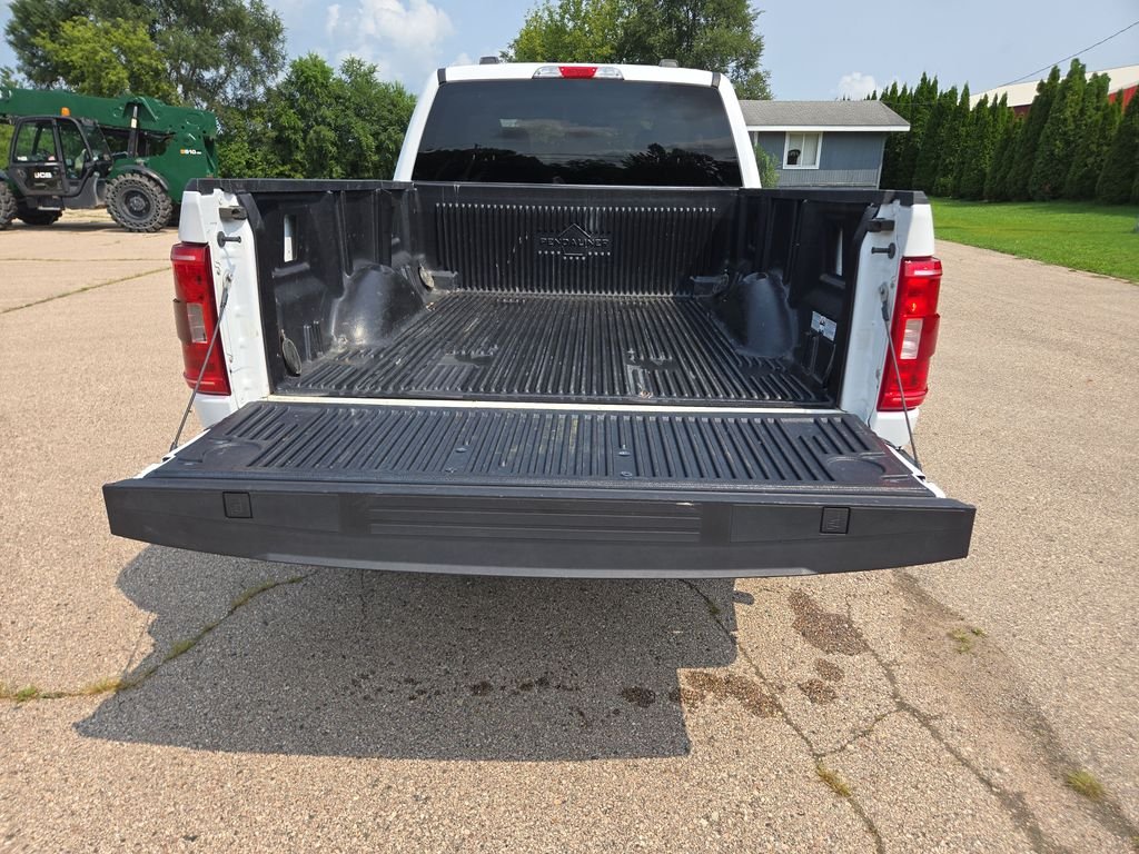 Certified Used 2022 Oxford White Ford XLT image 19