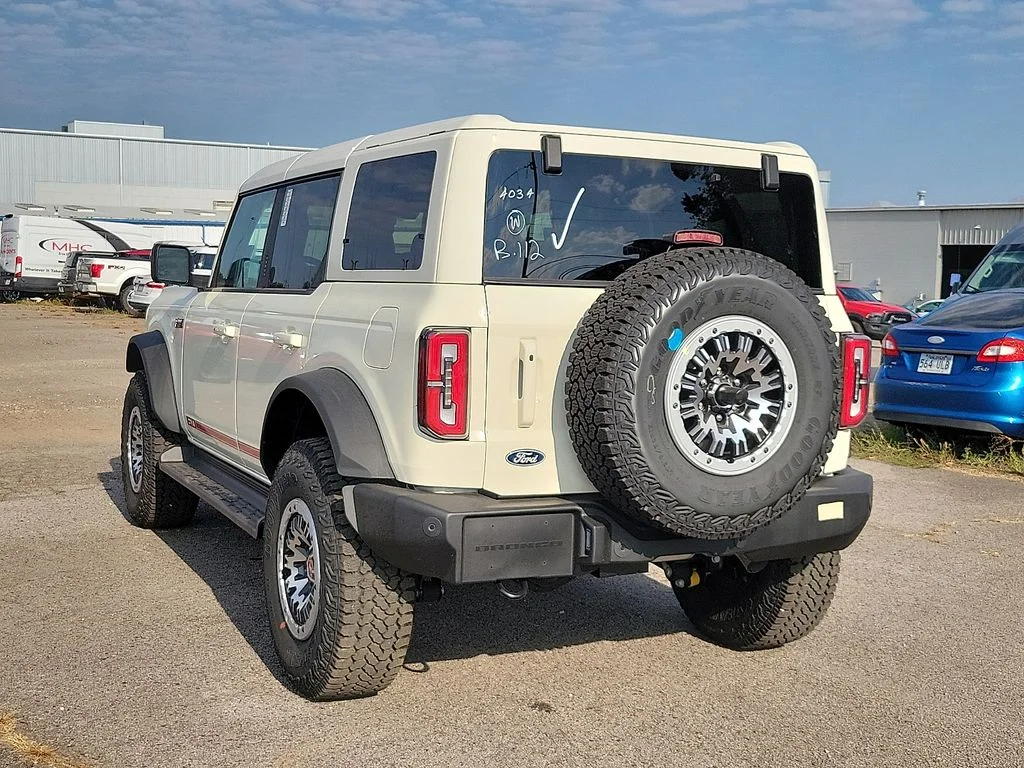 New 2026 Wimbledon White Ford Outer Banks® image 4