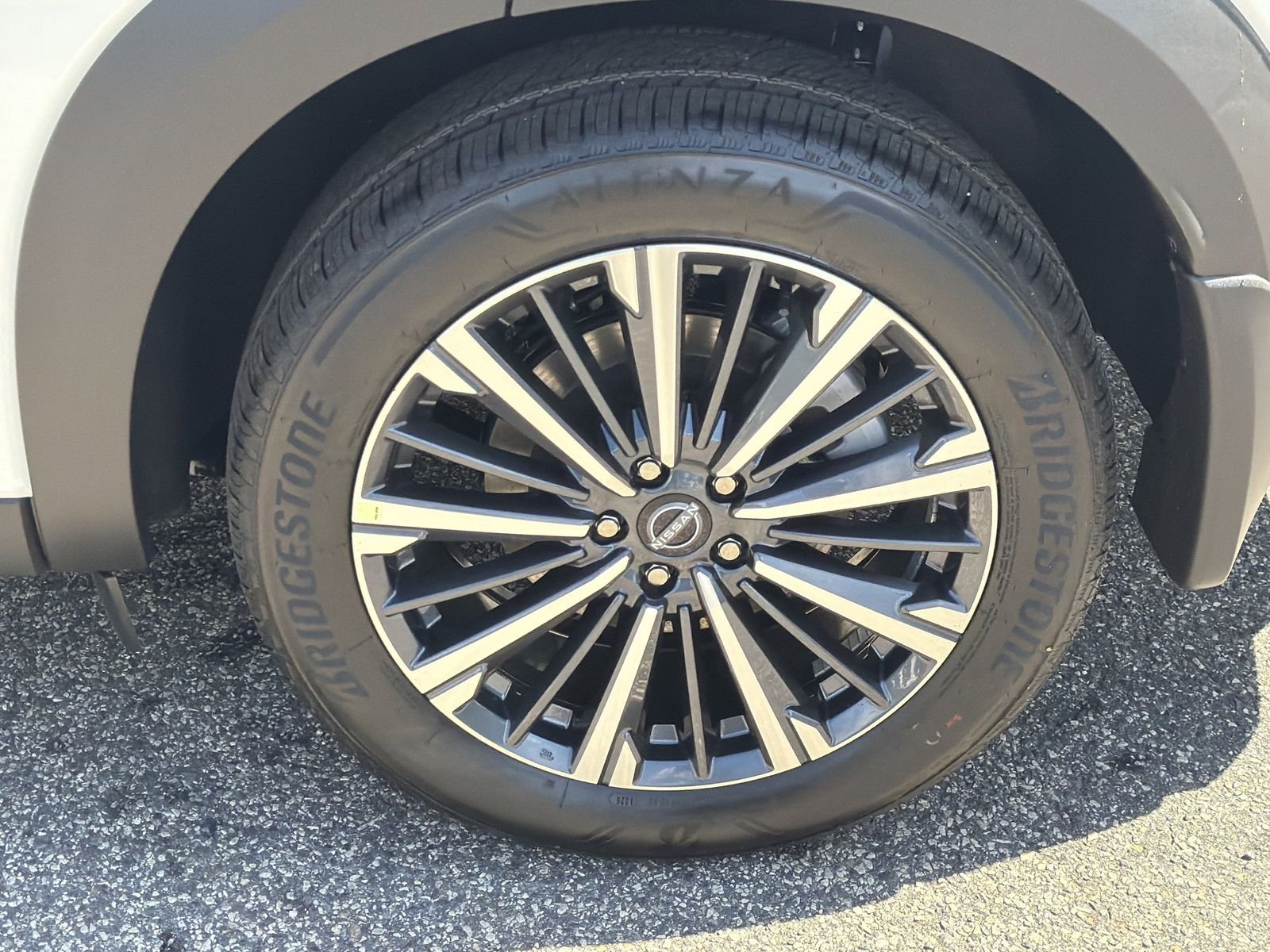 New 2026 White Nissan Platinum image 31