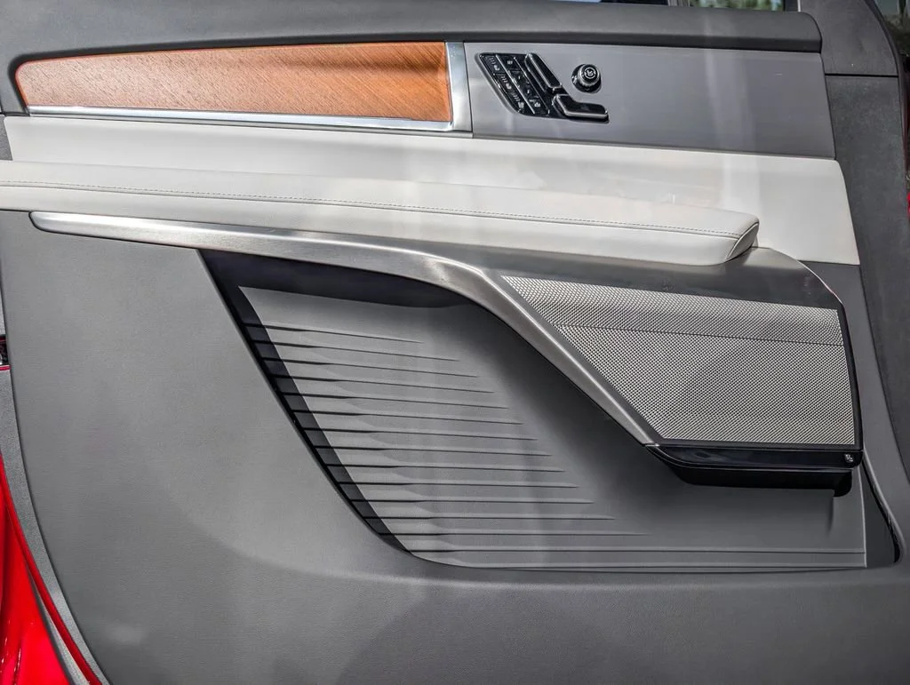 2026 Cadillac VISTIQ Sport - Photo 10