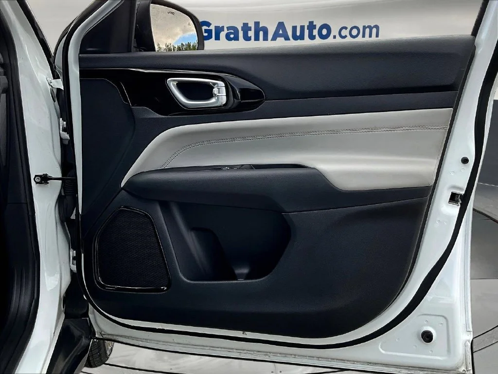 2025 Jeep Compass Limited - Photo 30