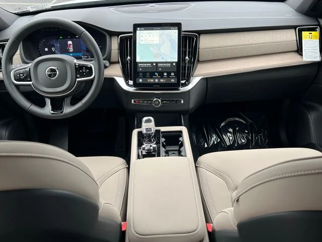 2026 Volvo XC90 Plus - Photo 16