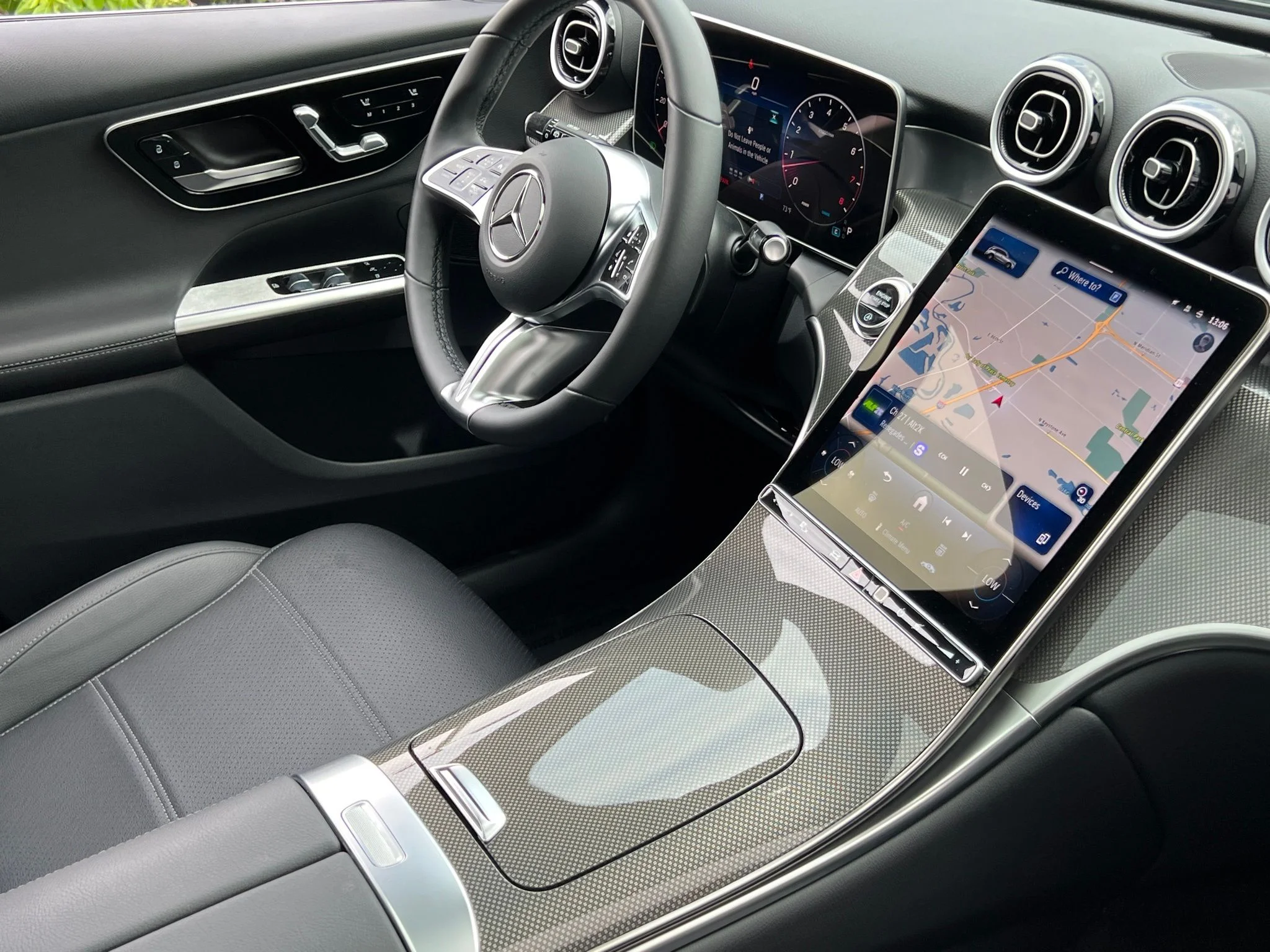 Used 2025 Gray Mercedes-Benz GLC 300 image 32