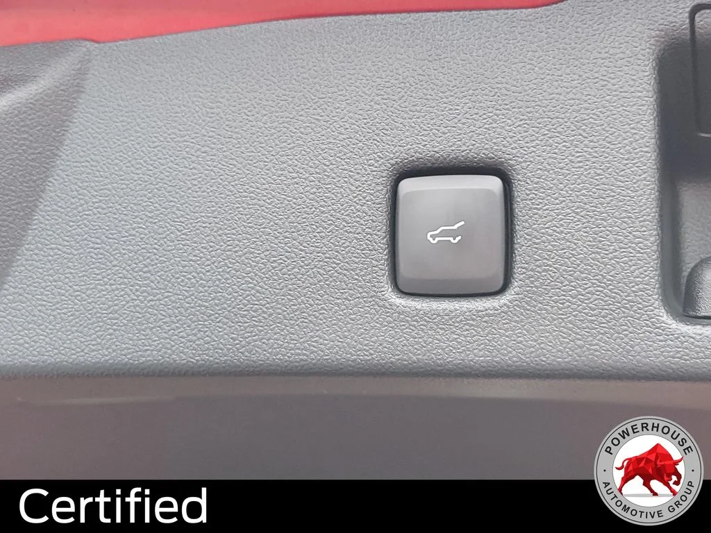 Used 2020 Red Ford SEL image 15