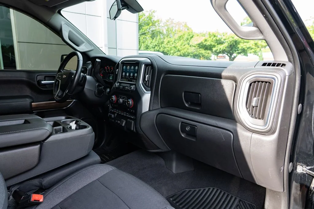 Used 2020 Black Chevrolet LT image 28