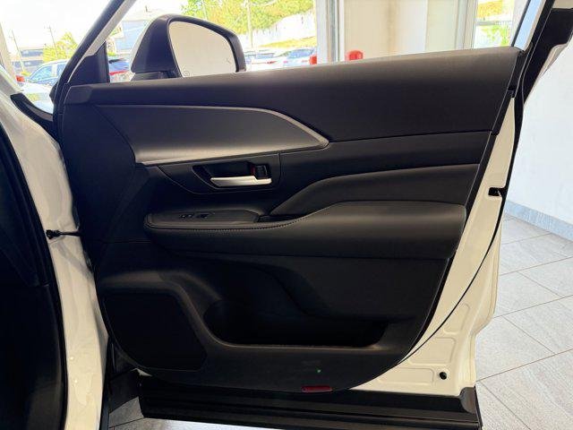 Certified Used 2026 WIND CHILL PEARL Toyota  image 55