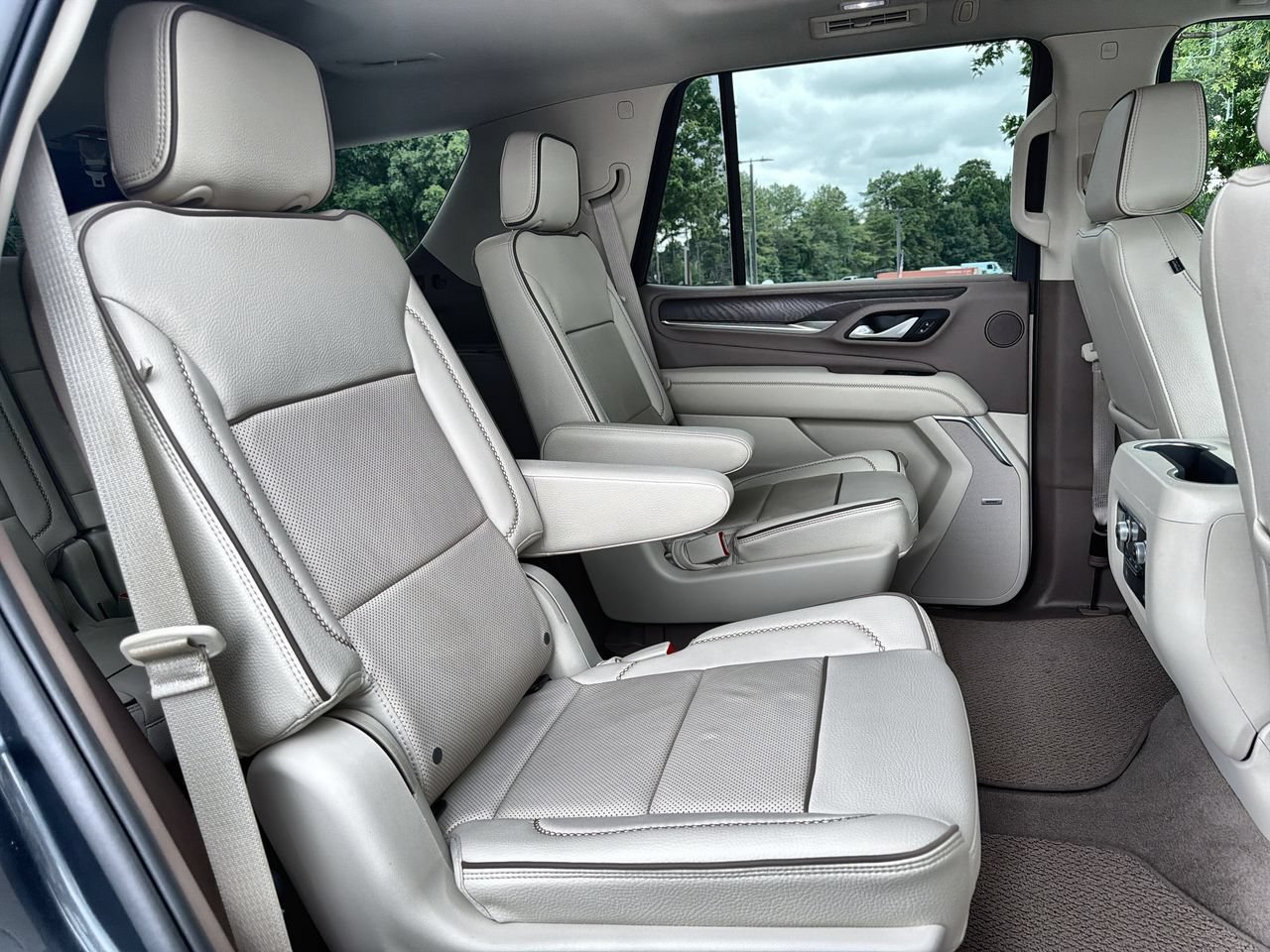 Used 2022 Hunter Metallic GMC Denali image 22